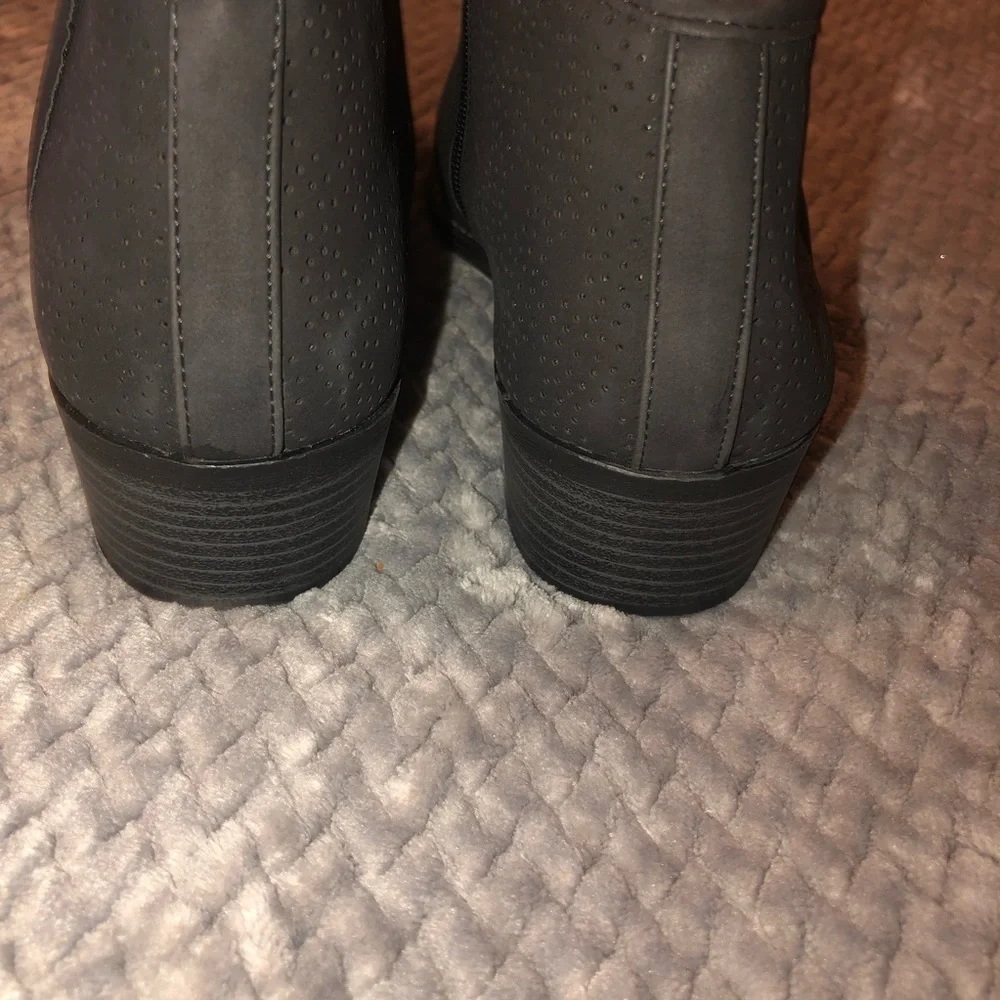 NWOT Black Ankle Shoes - Picture 5 of 7